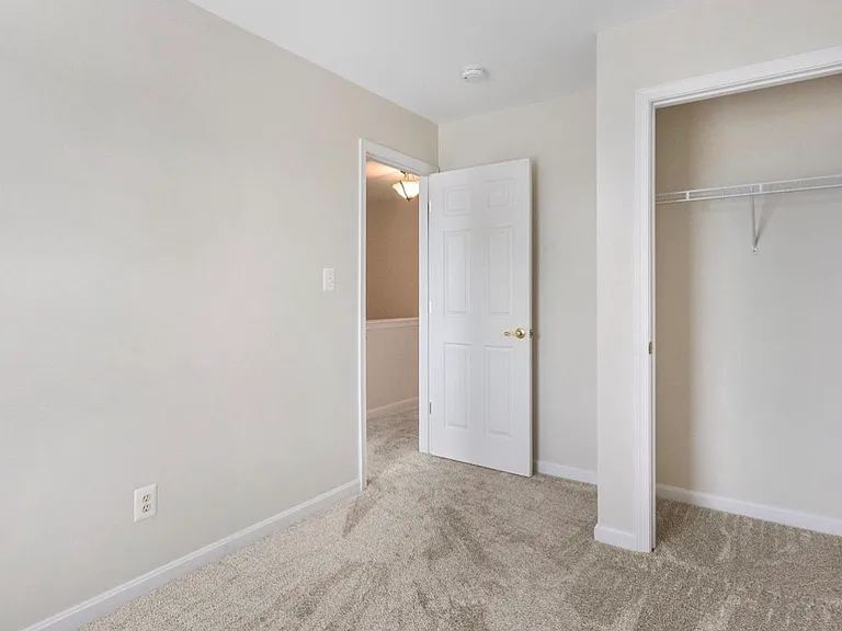 Jamestown Ln — Photo 17