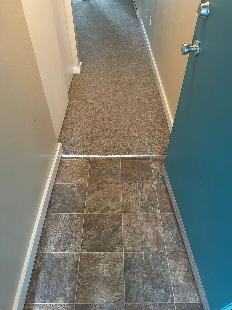 La Vista Apartments — Photo 4