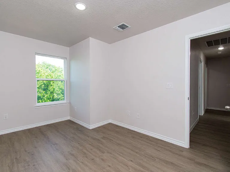 802 White Meadow Ln #B — Photo 16