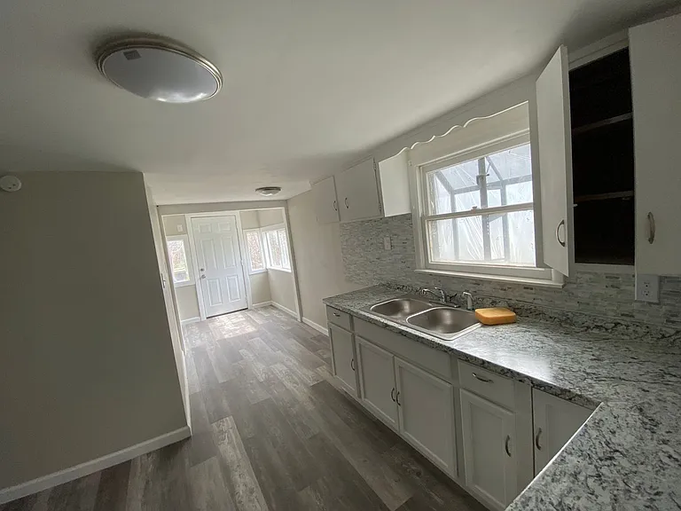 427 S 42nd West Ave — Photo 12