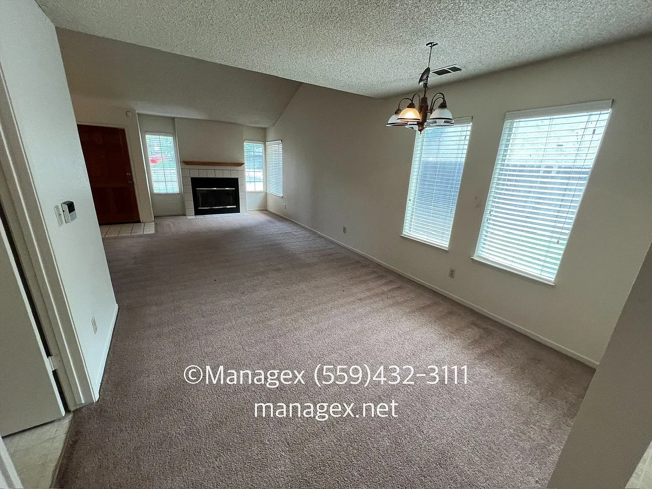 3 bed, 2.5 bath, 1408 sqft, $2,100 — Photo 3