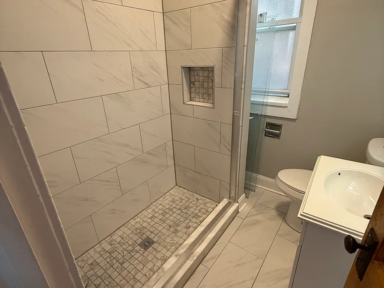 1509 W Rosemont Ave #1 — Photo 5