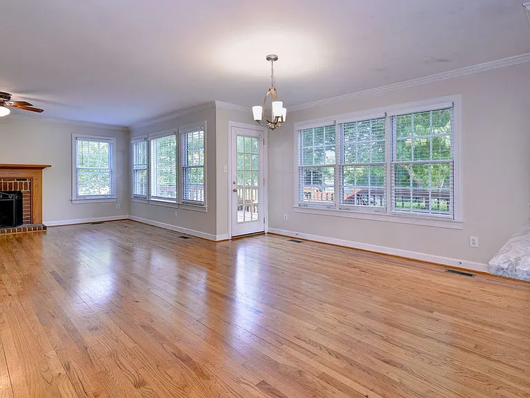44 Dryden Dr — Photo 18