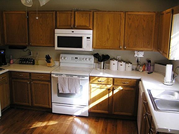 2nd image of 280 Sundown Dr