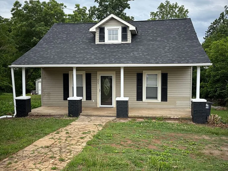225 Camp Rd — Photo 18