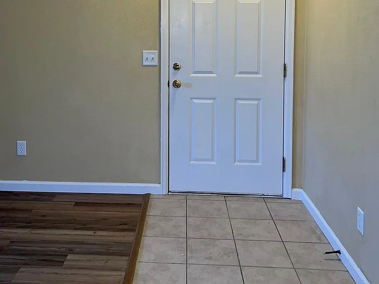 138 Beacon Way #1E — Photo 16