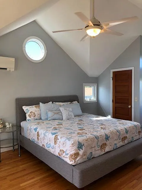 87 Noble Ave — Photo 3
