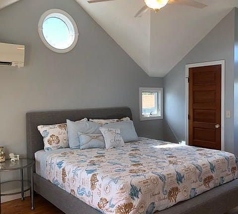 master bedroom / king