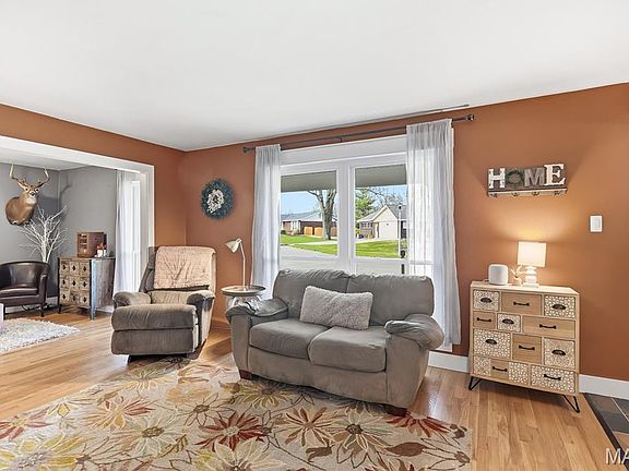 4th image of 5354 Chatfield Dr