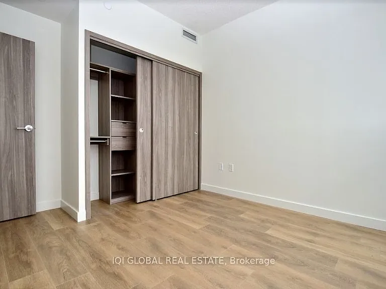 95 McMahon Dr #3702 — Photo 17