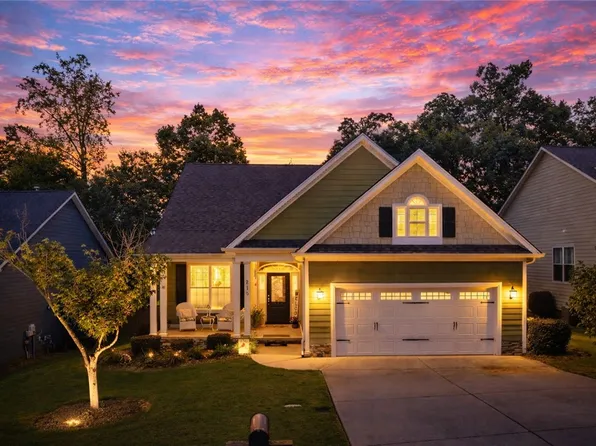 215 Chickadee Trl, Easley, SC 29642