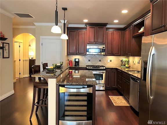 2nd image of 505 Broadway Unit 500