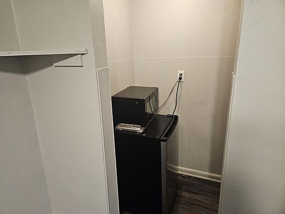 3rd image of 220 N Prairie Ave #11130550