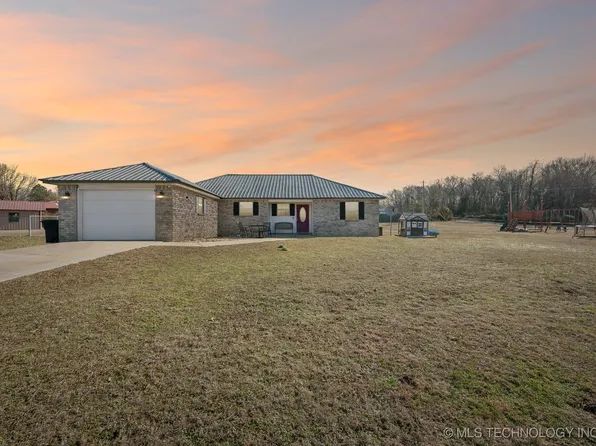 16340 N Nadine Dr, Tahlequah, OK 74464