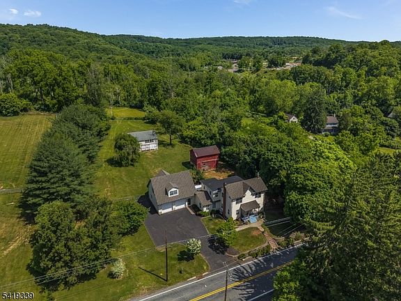 3rd image of 493 Route 614