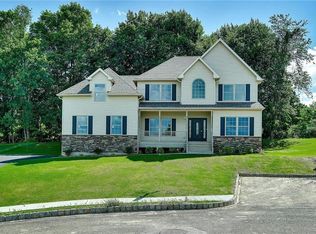 4 Gleneagles Ct, Monroe, NY 10950
