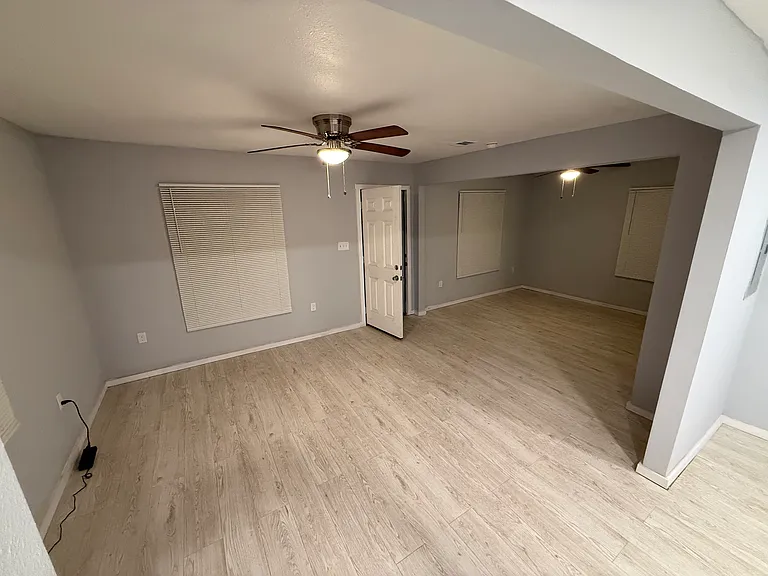 155 Canton — Photo 6