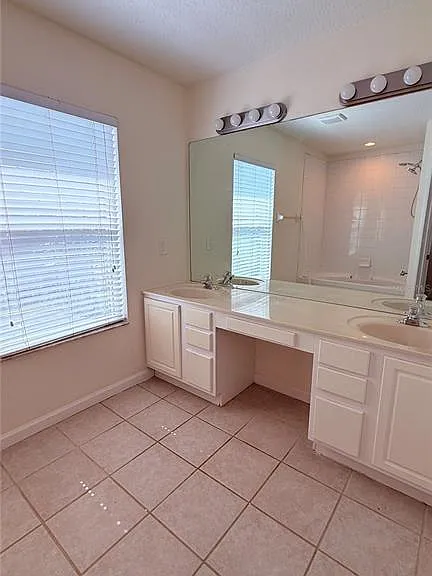 2529 Galliano Cir — Photo 21