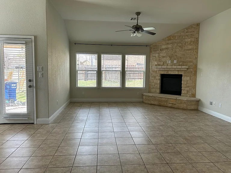 2001 Suzanne Kelli Dr — Photo 5