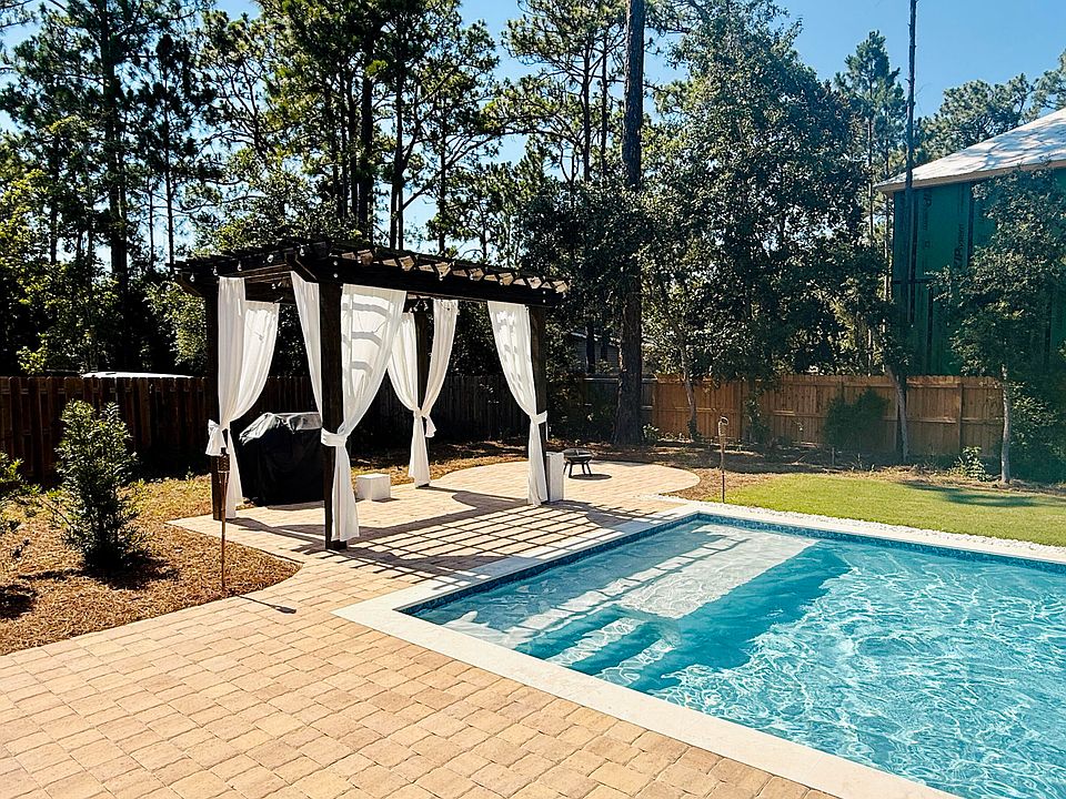 1st image of 8 Peachtree Cir