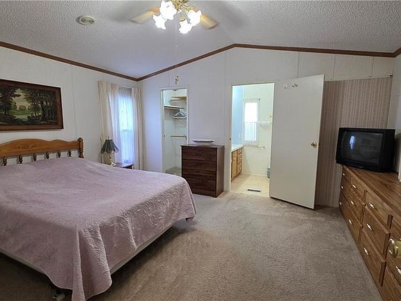 5th image of 2002 Green Gate Cir E