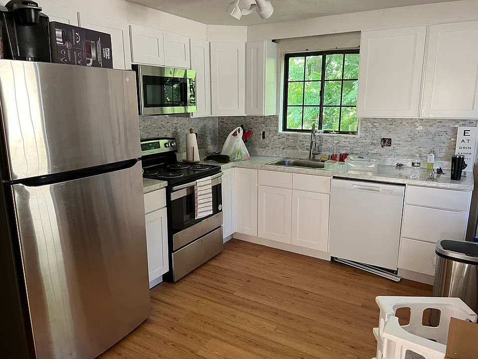 1567 Douglas Ave #2