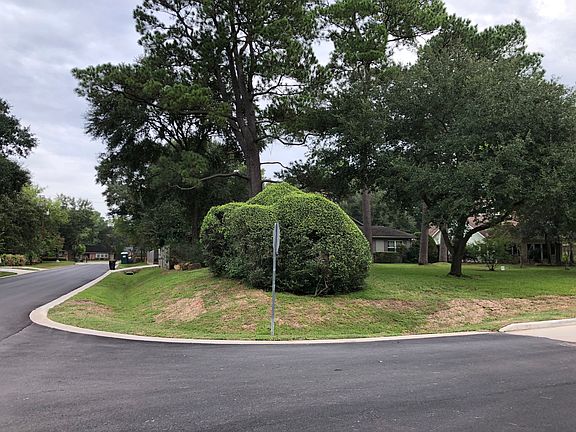 3rd image of 1354 Sue Barnett Dr