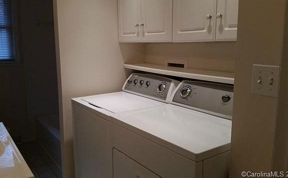 2nd image of 127 Haywood Ter