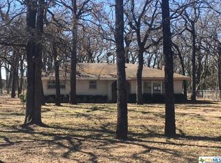 233 Briar Ln, Chilton, TX 76632