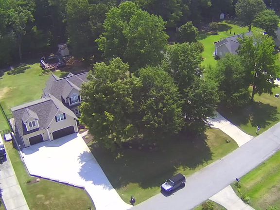 5th image of 159 Fox Pen Dr