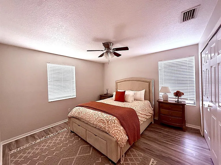 7218 N Highland Ave — Photo 9