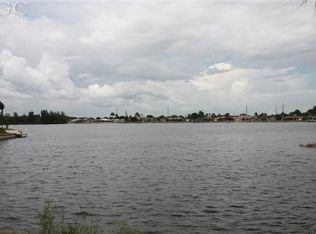 915 SW 3rd Ave, Cape Coral, FL 33991