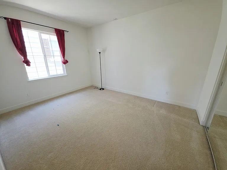 4887 Thorndike Ln — Photo 40