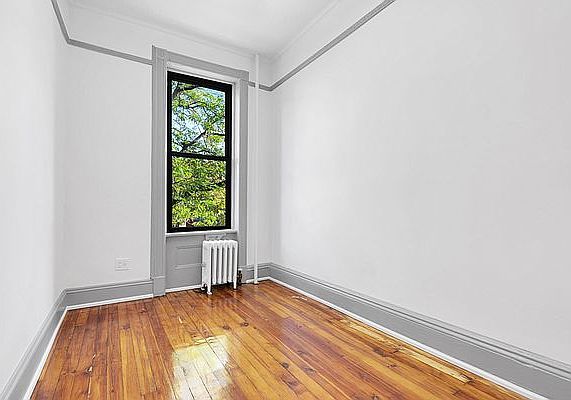 5th image of 412 15th St #2L