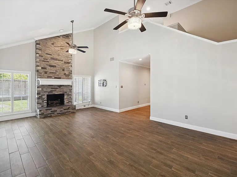 1311 Ambergate Dr — Photo 5
