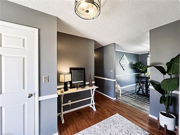 3rd image of 377 Three Oaks Dr