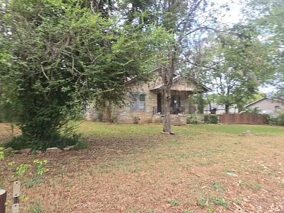3rd image of 910 W McRae Ave