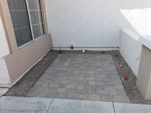 4th image of 1425 E Huntington Dr