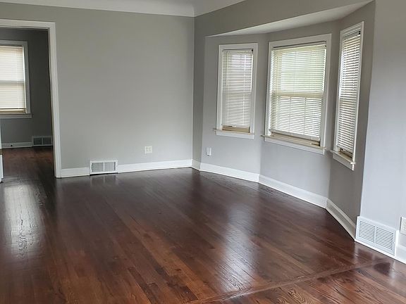 5th image of 443 W Brickley Ave