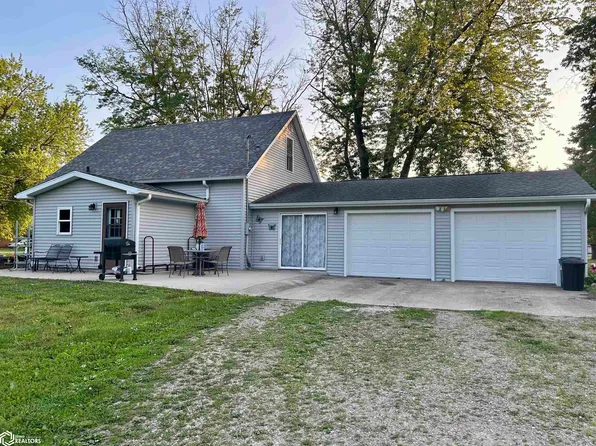 510 S 2nd St, Wapello, IA 52653
