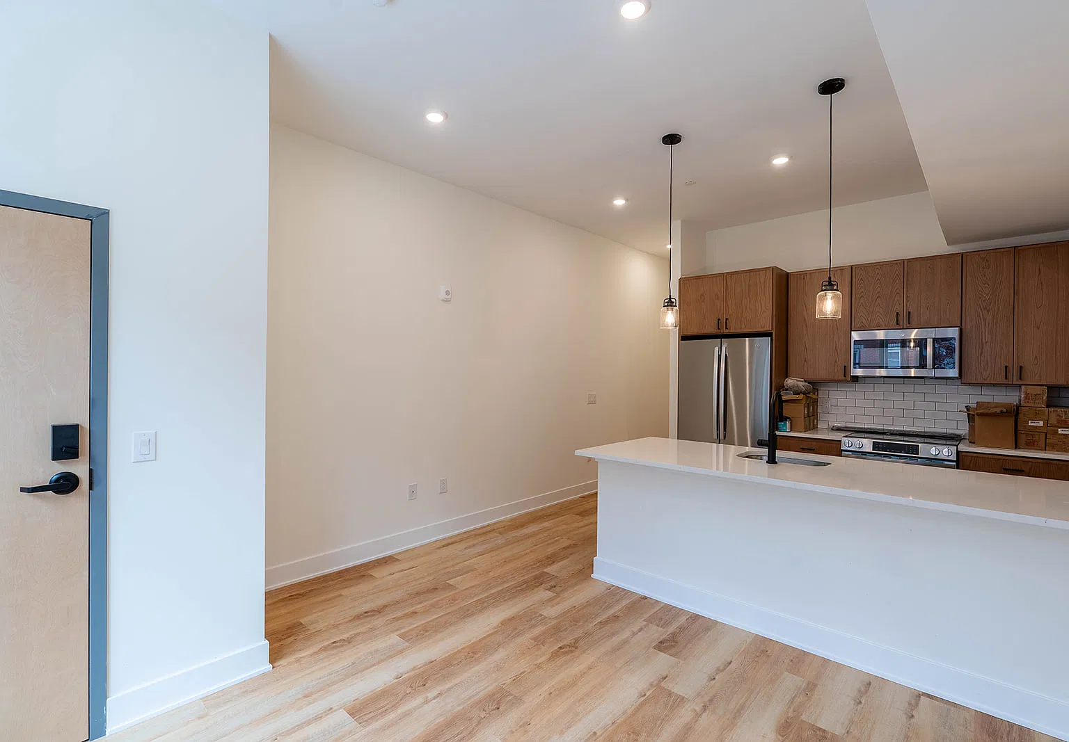 3 bed, $2,900 — Photo 1
