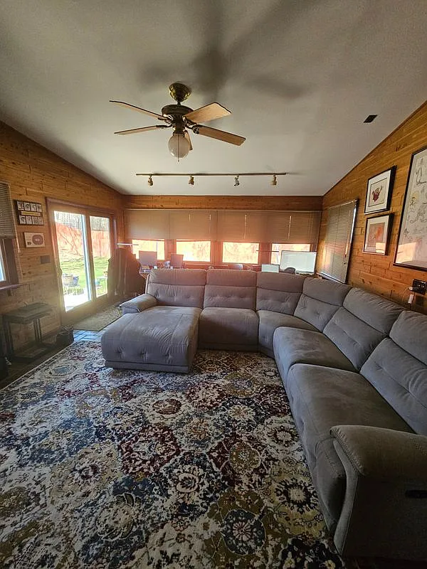 3 bed, 2.5 bath, 2028 sqft, $2,750 — Photo 3