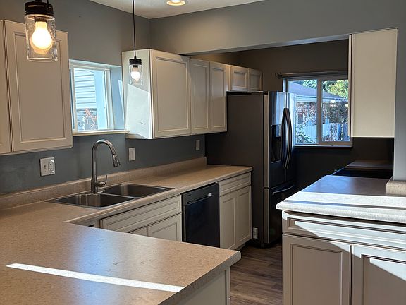 Kitchen with dishwasher