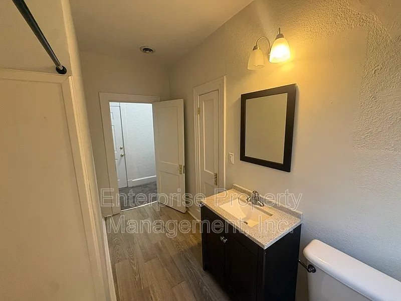 2 bed, 1.0 bath, 971 sqft, $895 — Photo 4