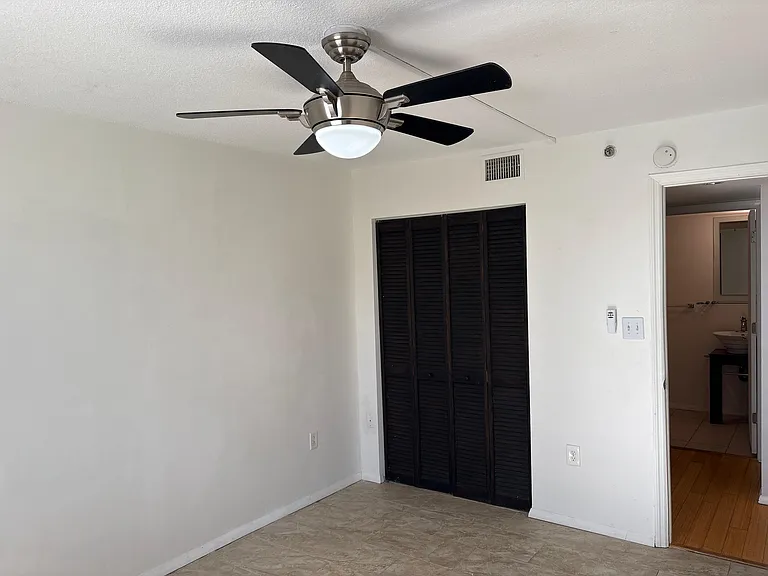 701 S Madison Ave #315 — Photo 9