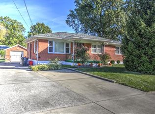 4209 Estate Dr, Louisville, KY 40216