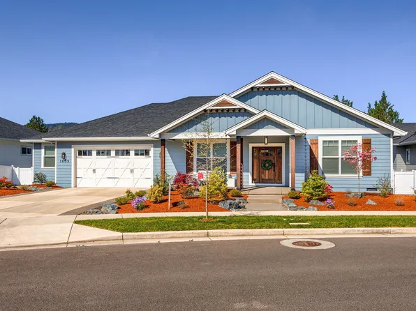 1609 River Run St, Central Pt, OR 97502