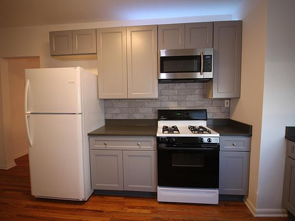 4th image of 2316 N California Ave APT 14