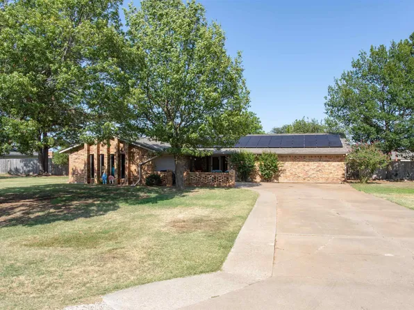 1413 Red Fox Ln, Burkburnett, TX 76354