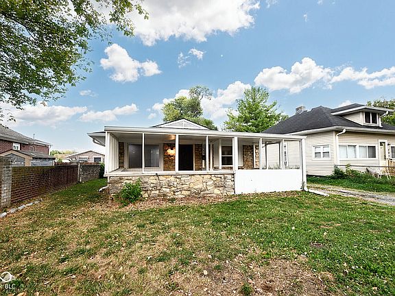 4th image of 2943 Hillside Ave